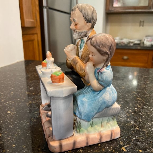 Figurine Vintage Norleans Porcelain Old Man & Child Praying Figurine Japan Rare - Picture 5 of 7